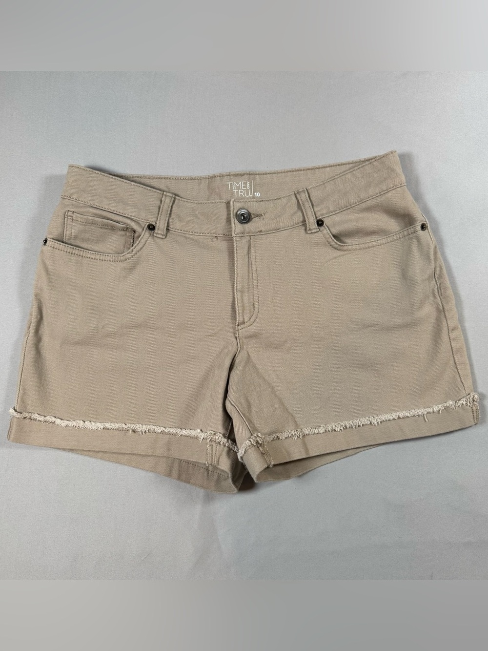 Time & Tru Beige Frayed Hem Stretch Denim Women’s Shorts - Size 10